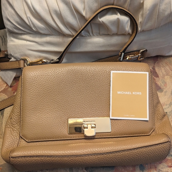 Michael Kors Callie Crossbody Handbag - Picture 2 of 8
